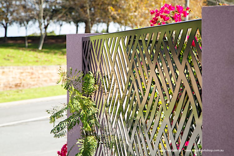 decorative fence panels in 'Check Plate' (4/6)